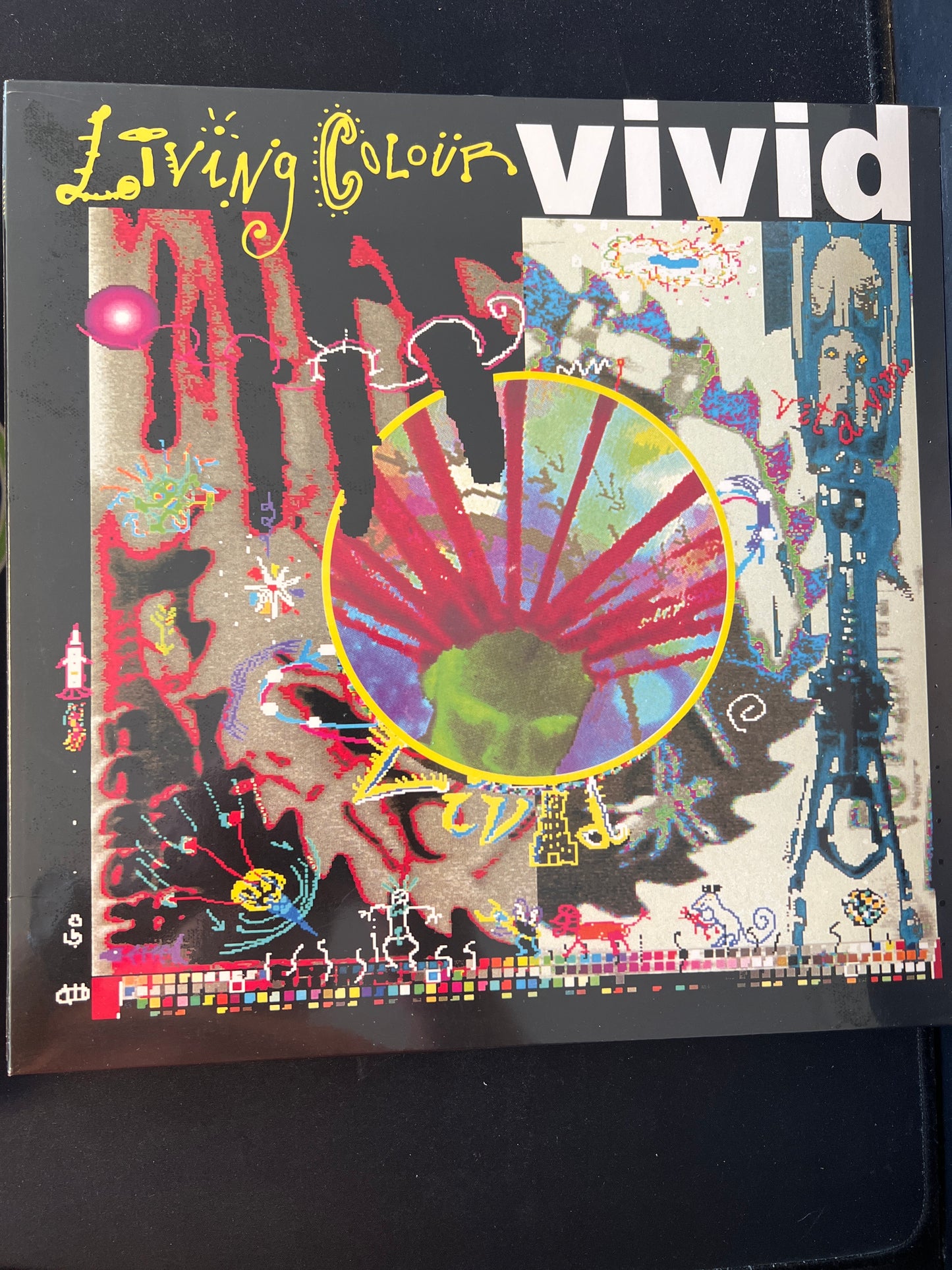 LIVING COLOUR - vivid