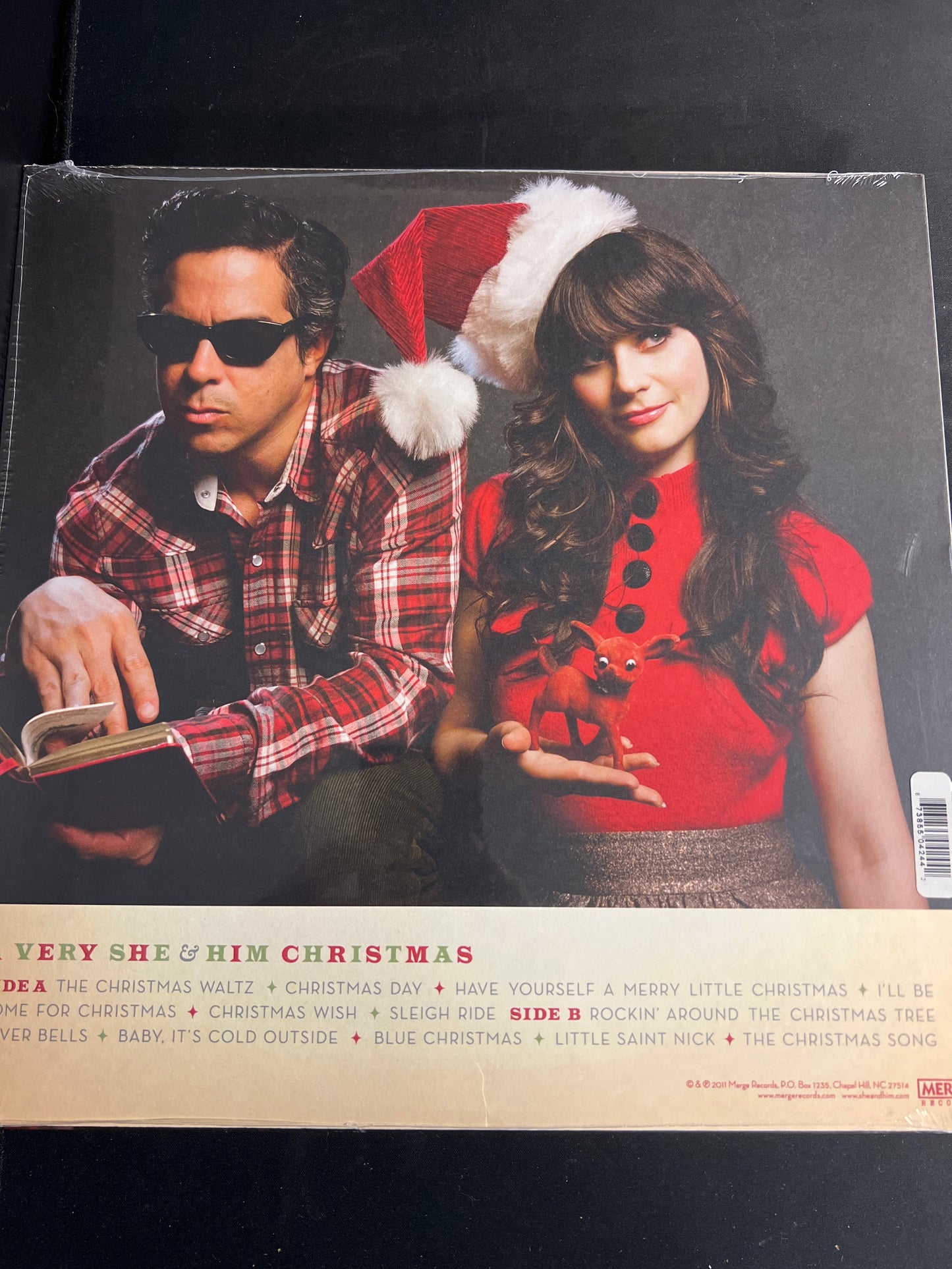 SHE & HIM - a very Christmas